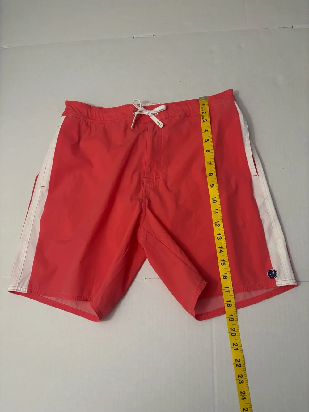 johnnie-O lightweight coral